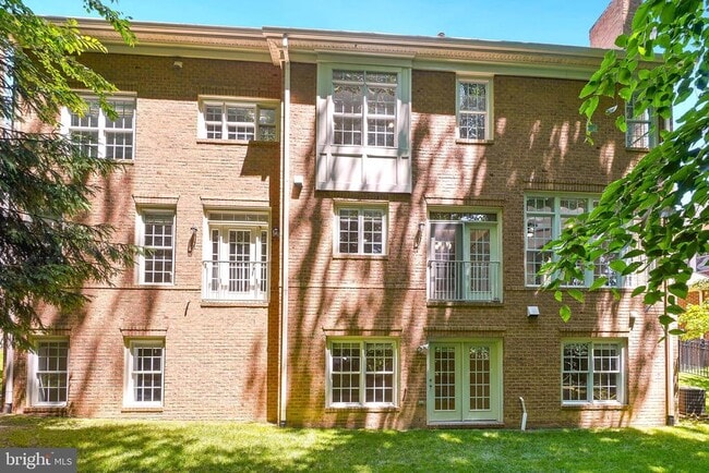 Building Photo - 3530 Schuerman House Dr