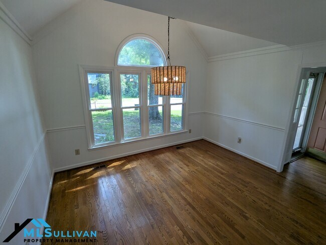 Building Photo - 5408 Ravenswood Pl