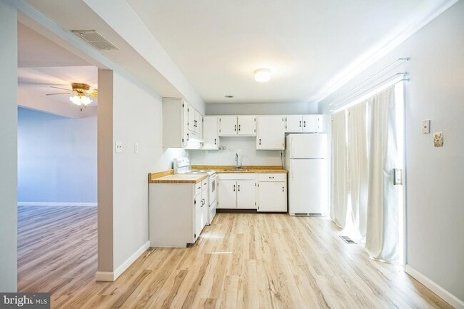 Building Photo - 29 Maureen Ct