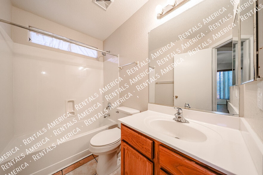 Building Photo - 42610 W Michaels Dr