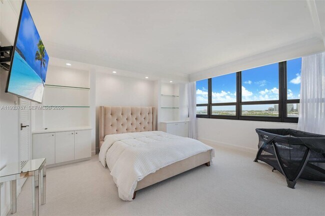 Building Photo - 1 Grove Isle Dr