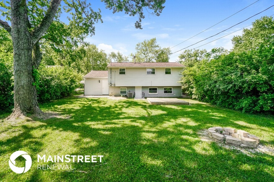 Building Photo - 1374 Chesterton Square S