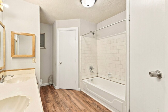 Building Photo - 7623 Kite Hill Dr