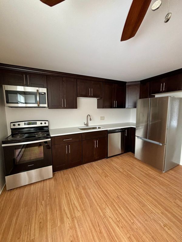 Building Photo - 18 Losson Garden Dr