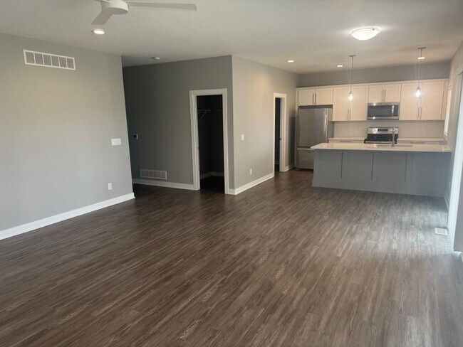 Building Photo - 8879 Primo Ln