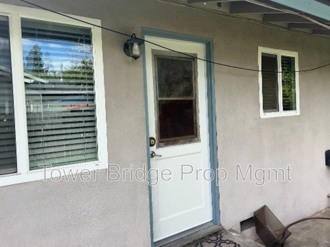 Building Photo - 8935 Leedy Ln