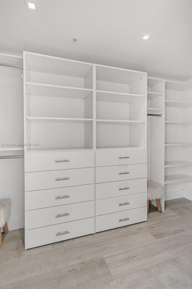 Building Photo - 400 Sunny Isles Blvd