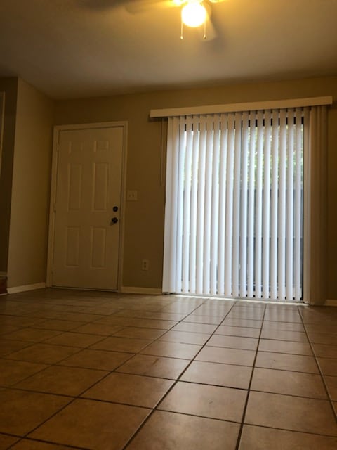 Building Photo - 6468 Parton Ct