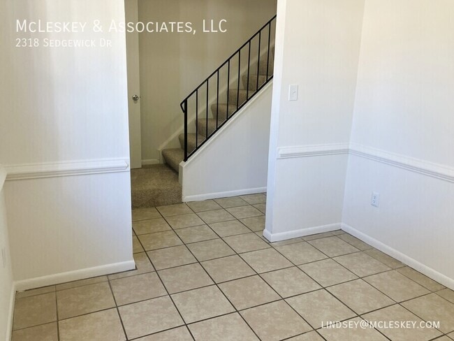 Building Photo - 2318 Sedgewick Dr