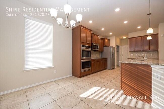 Building Photo - 1313 Stonewall Ridge