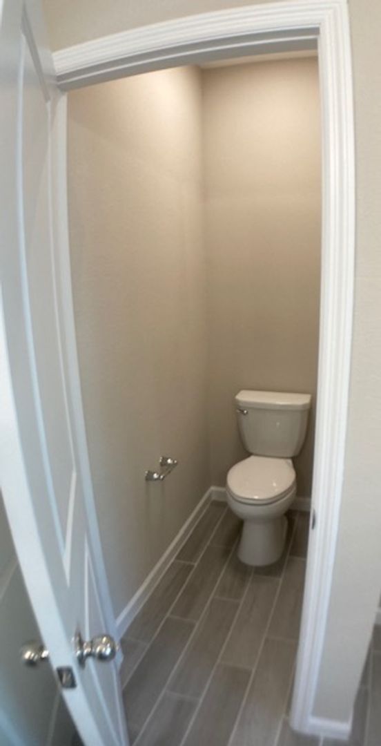 Building Photo - Comfortable 3 Bedroom Home With Great Outd...