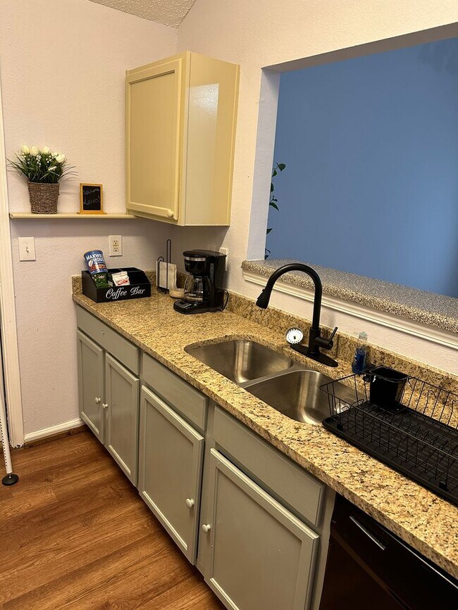 Building Photo - Charming 3 Bedroom, 2 Bath Home in Union C...