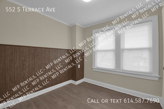 Building Photo - 552 S Terrace Ave