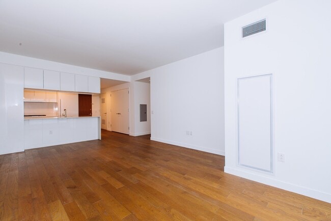 Building Photo - 99 Hudson St