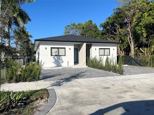 Building Photo - 119 NW 5th Ave