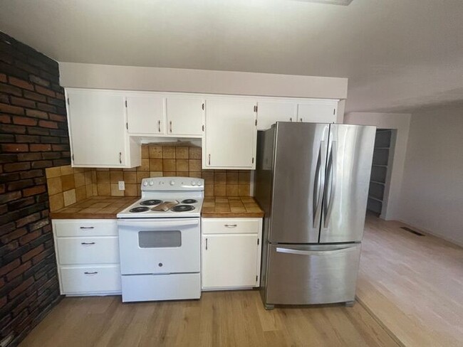 Building Photo - Available NOW!....Washoe Valley Family Hom...