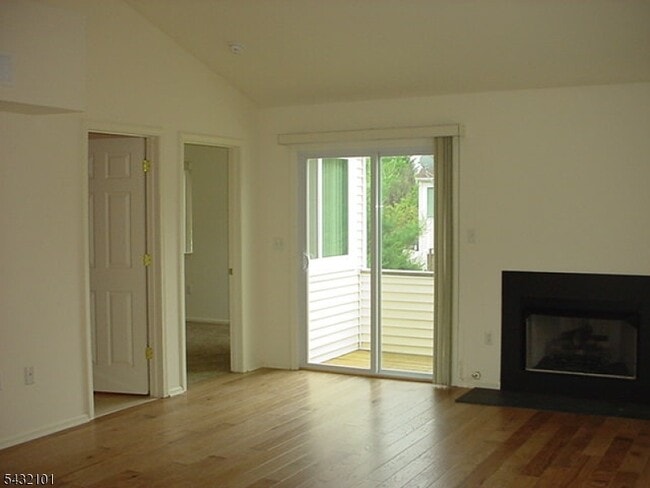 Building Photo - 165 Falcon Ridge Way N