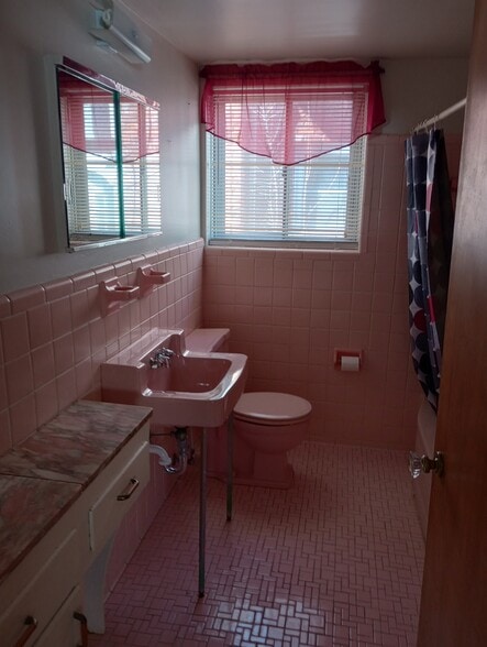 FULL BATHROOM#1 - 20216 Stratford Rd
