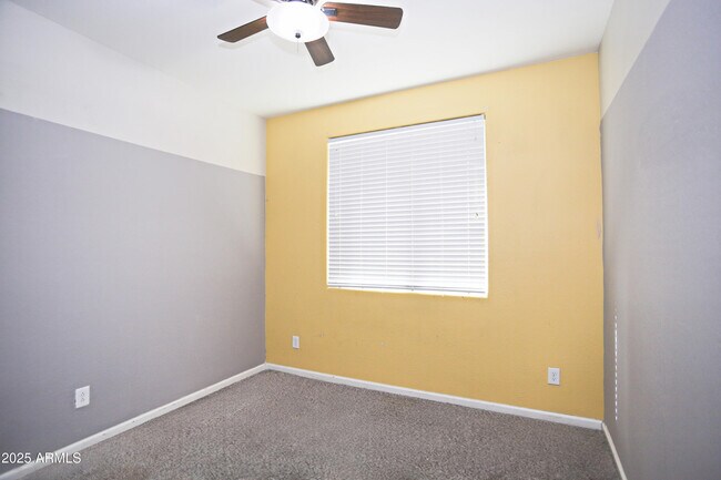 Building Photo - 1709 Grenadine Rd