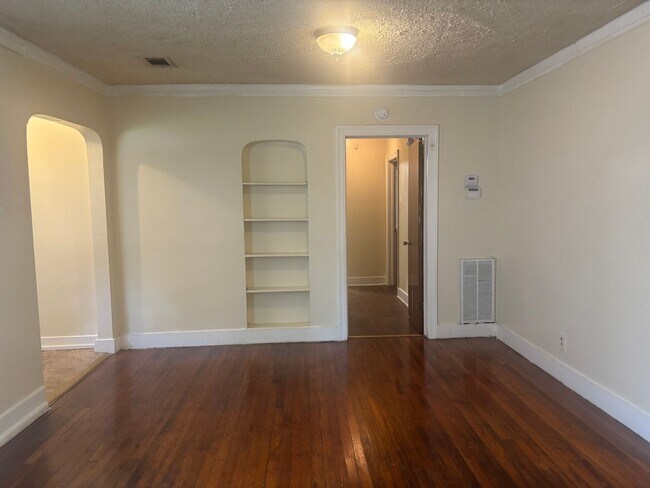 Building Photo - 177 W Santa Clair St