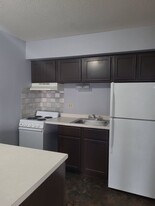 Kitchen - Douglas Oaks