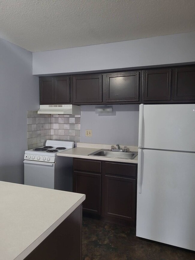 Kitchen - Douglas Oaks