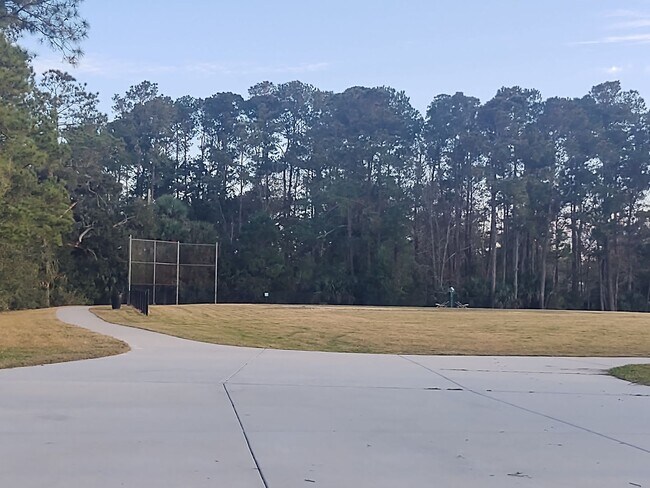 Building Photo - Gorgeous 3 bedroom 2 bath townhome with FL...