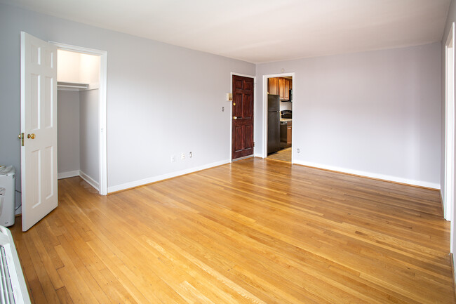 Building Photo - 320 Ashby St