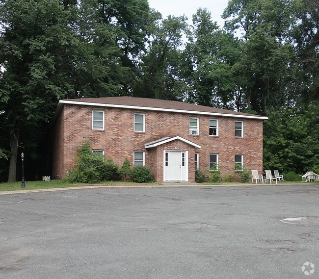 Building Photo - 10-12 Red Fox Dr