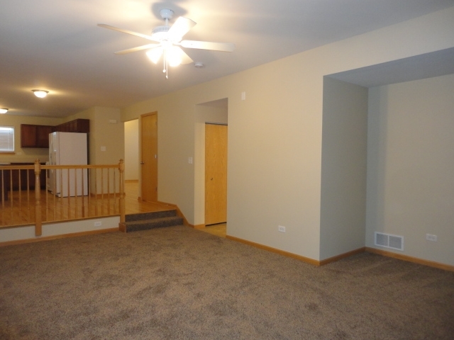 Building Photo - 26300 W Riverbend Ln