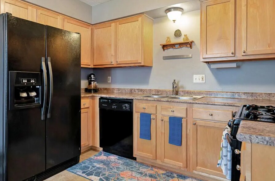 Kitchen - 4819 Middletowne St