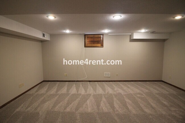 Building Photo - Bedrooms on the Main Level w/ Finished Wal...