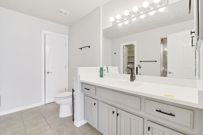 Building Photo - 4717 Excalibur Dr