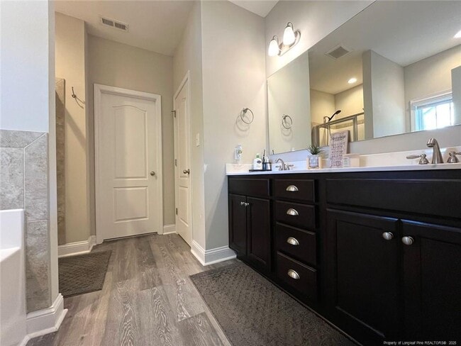 Building Photo - 95 Heatherwood Dr