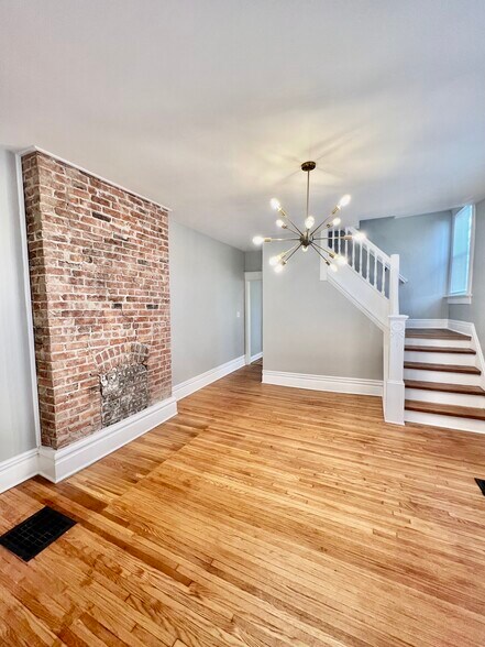 Building Photo - 739 Wilson Ave