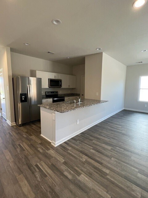 Building Photo - 417 Del Monte Dr