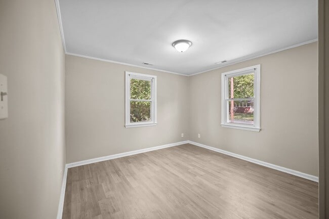 Building Photo - 103 Robin Rd