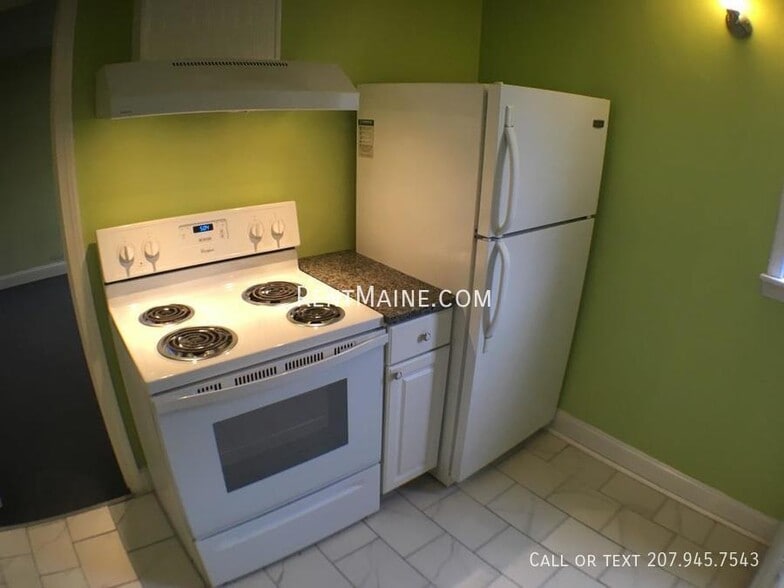 Building Photo - 18 Linden St