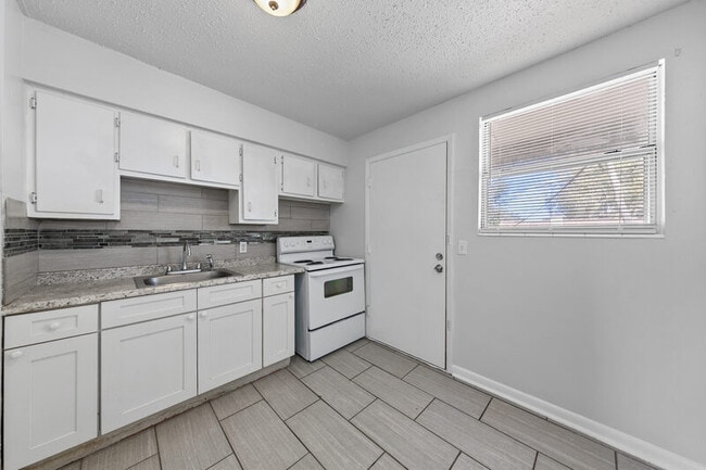 Building Photo - 1531 Louisiana St