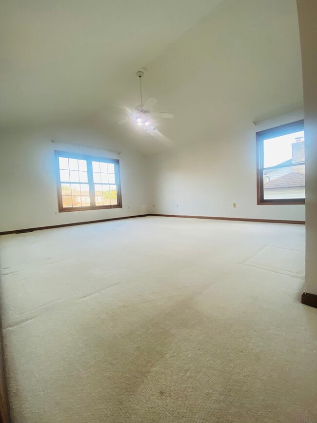 Building Photo - 473 Montvale Ln