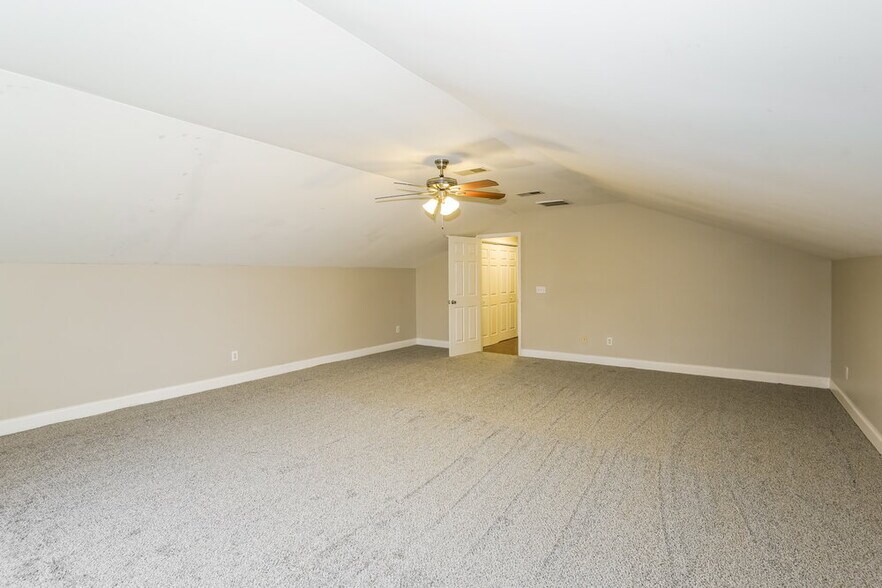 Building Photo - 111 Coldwater Dr