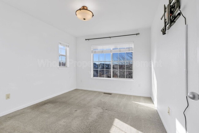 Building Photo - 2933 Central Park Blvd