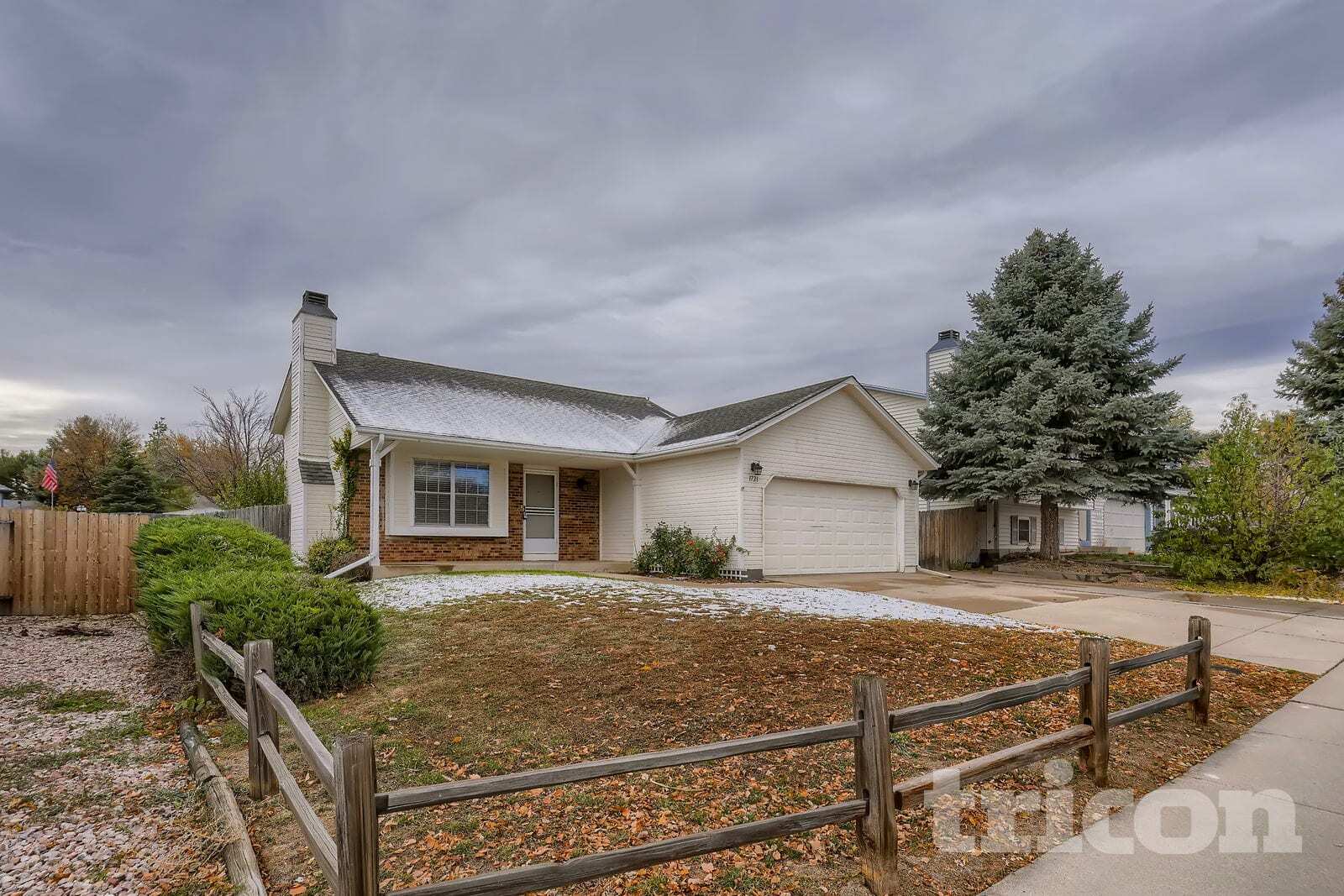 Building Photo - 1721 S Genoa Way