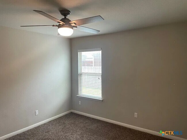 Building Photo - 5317 Othello Dr