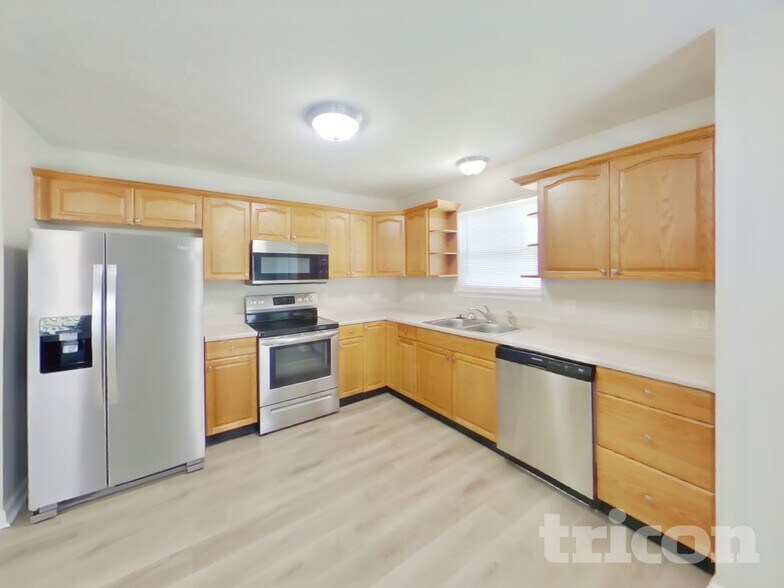 Building Photo - 214 Rolling Ridge Dr