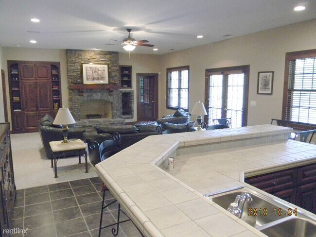 Building Photo - 103 Trout Lily Ln