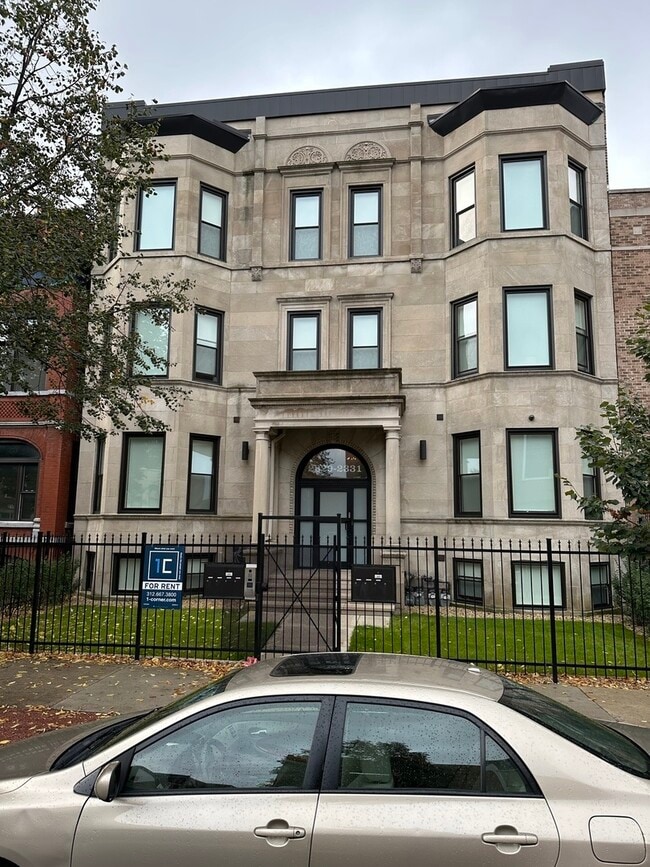 Primary Photo - 2329 W Monroe St