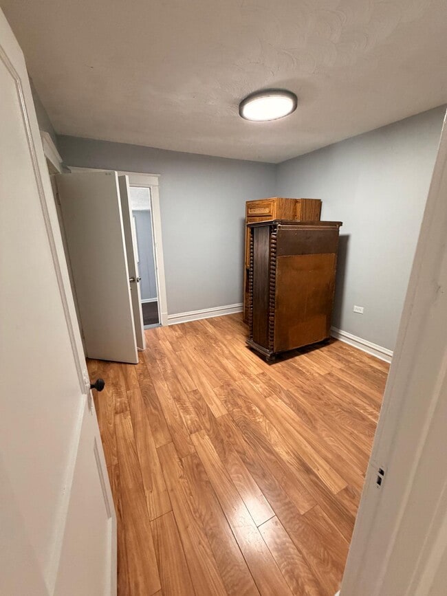 Building Photo - 7840 S Saginaw Ave