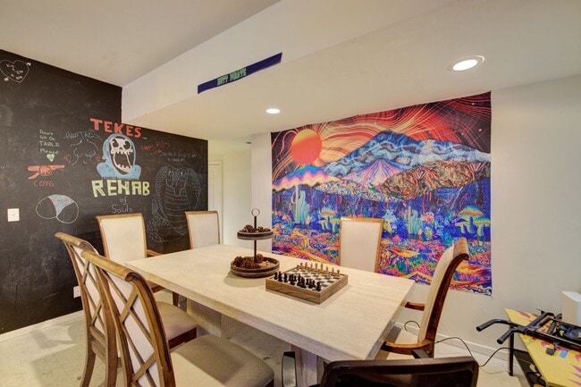 Building Photo - Huge U.W. Home Now Renting for September 2026