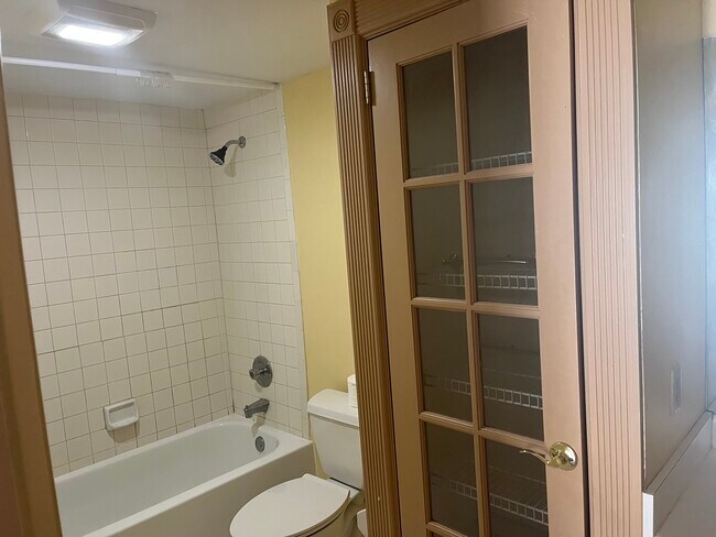 Building Photo - 1815 S Olive Ave